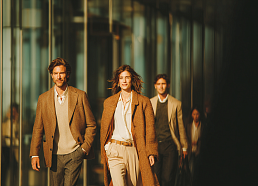 Что такое миссия организации простыми словами: разбор на примерах Apple, Google и Яндекса